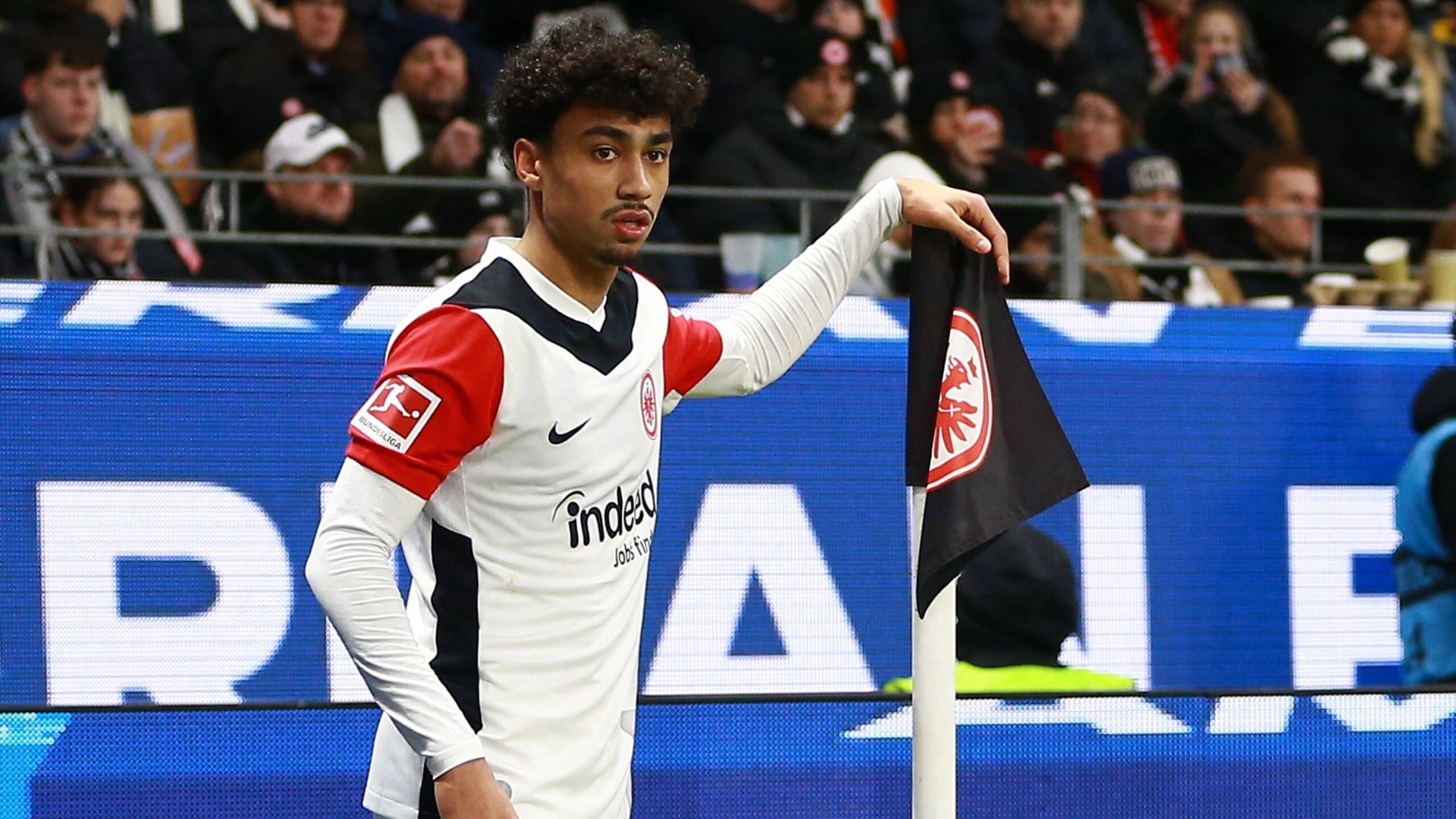 Großartige Entwicklung Frankfurt verlängert vorzeitig mit Brown GOALRADAR