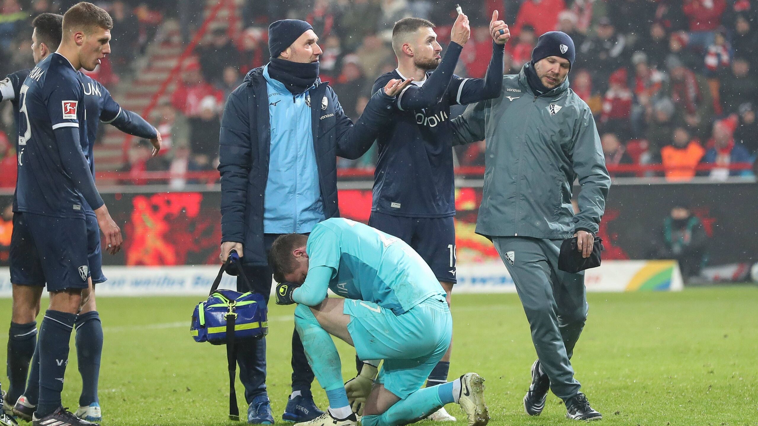 Union muss für Feuerzeugwurf auf Drewes 80000 Euro zahlen GOALRADAR