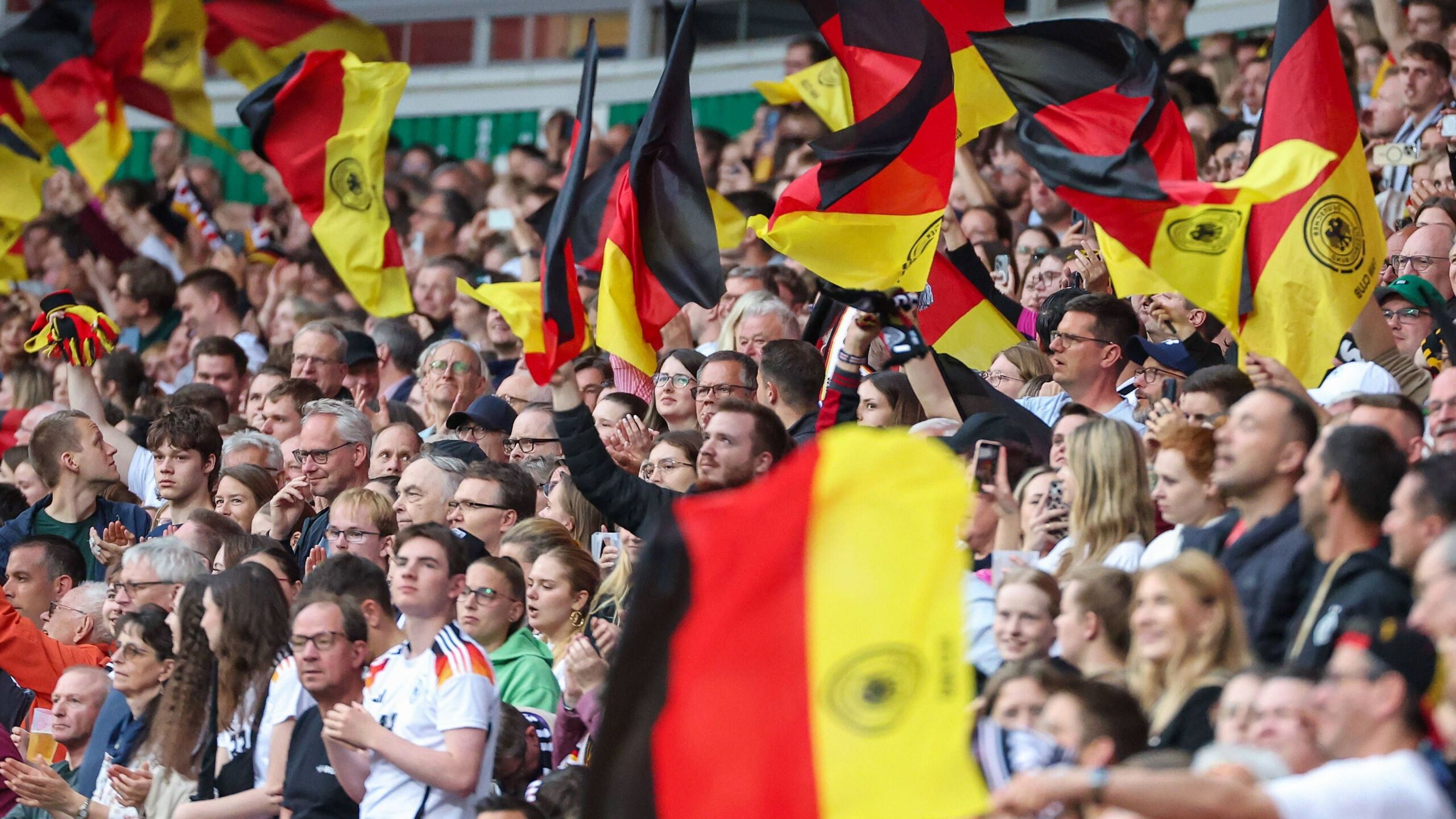 Verbände erhöhen die FanprojektFinanzierung GOALRADAR