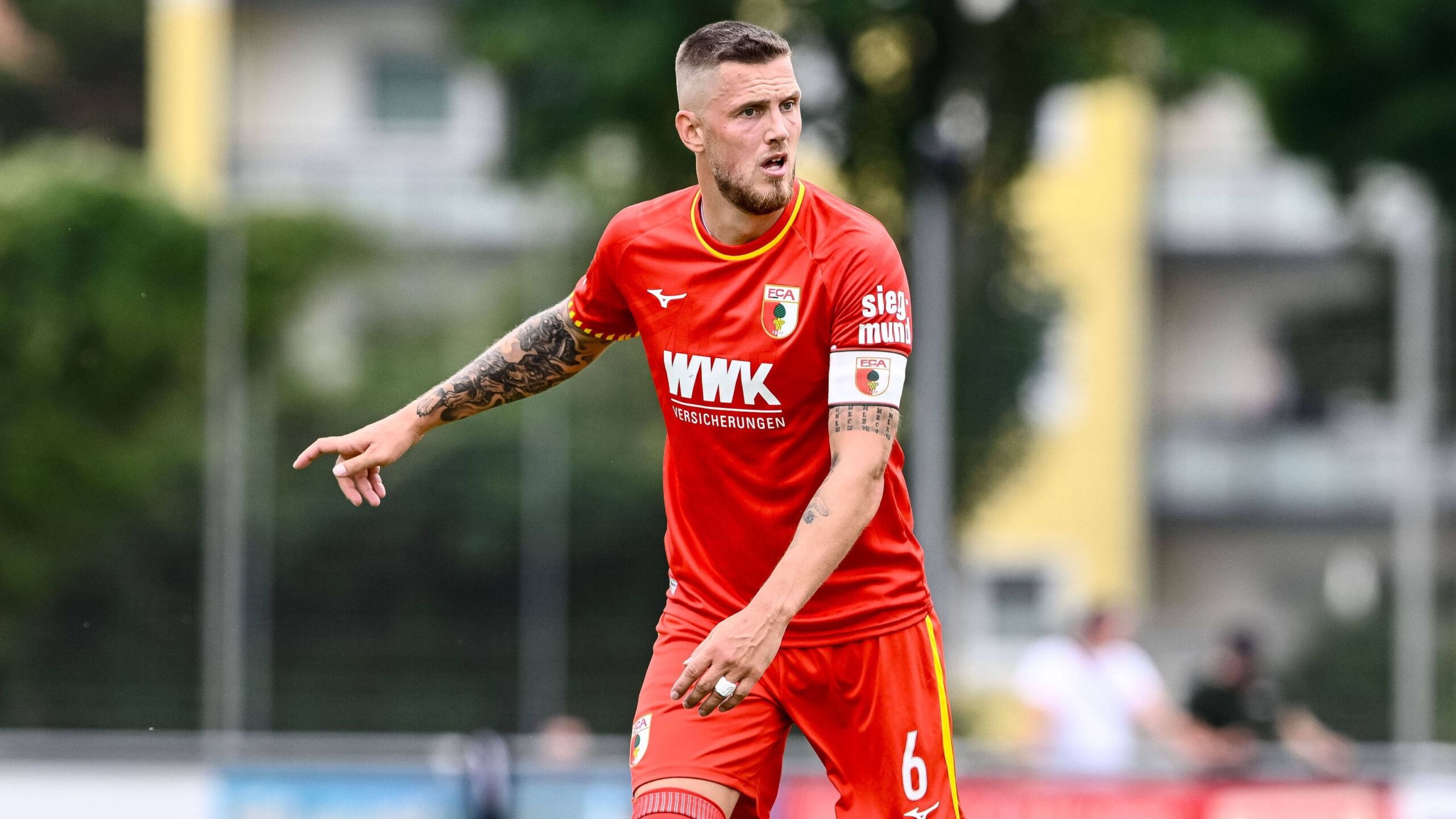 Mit StellvertreterTrio Gouweleeuw bleibt beim FC Augsburg Kapitän GOALRADAR