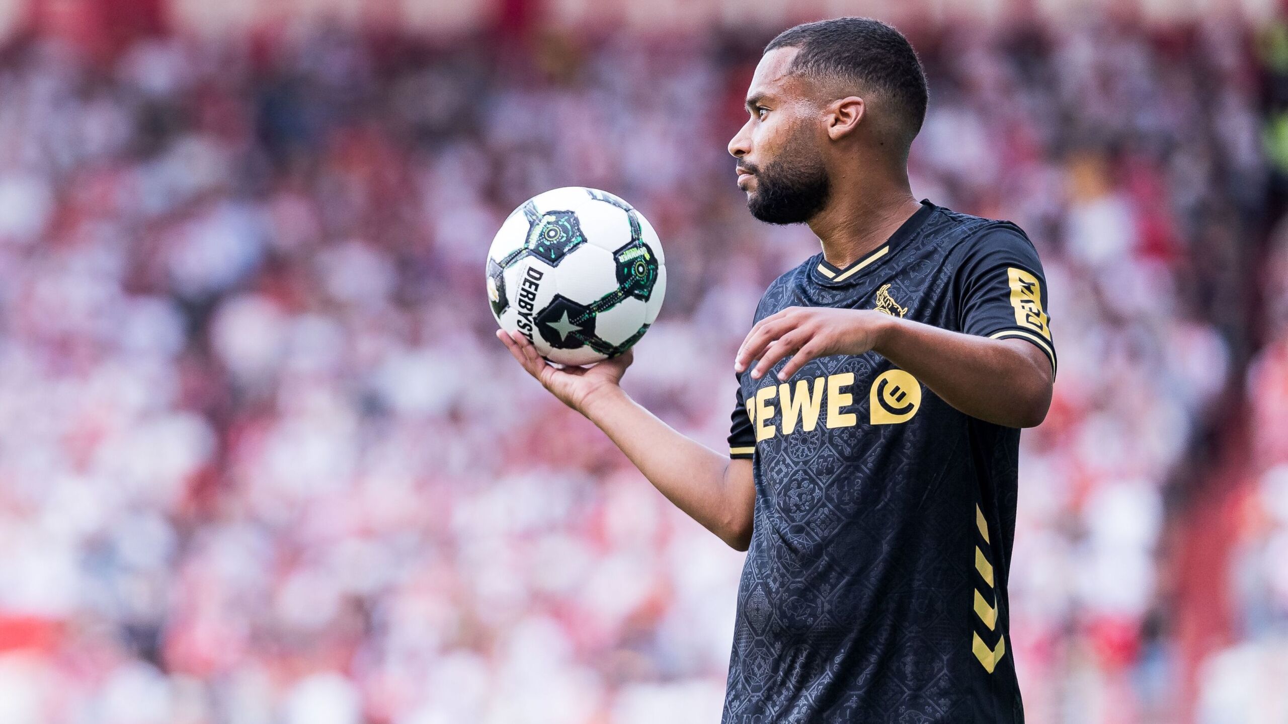 Kwasniok triezt Maina Auch mal unpopuläre Maßnahmen nötig GOALRADAR