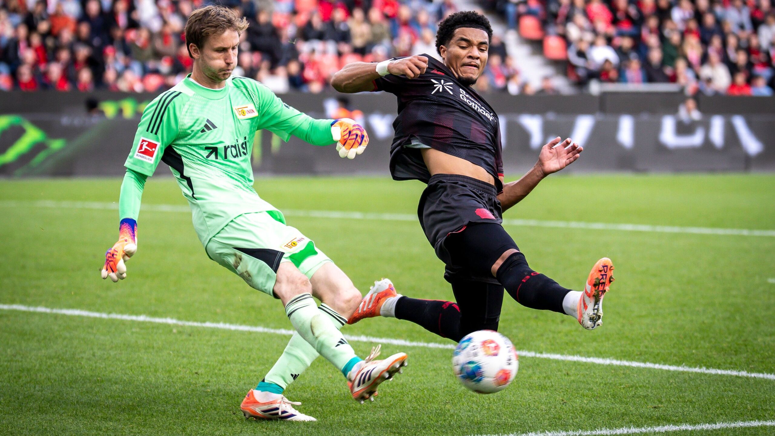 Gut Auf jeden Fall besser Tillmans bemerkenswerter Auftritt GOALRADAR