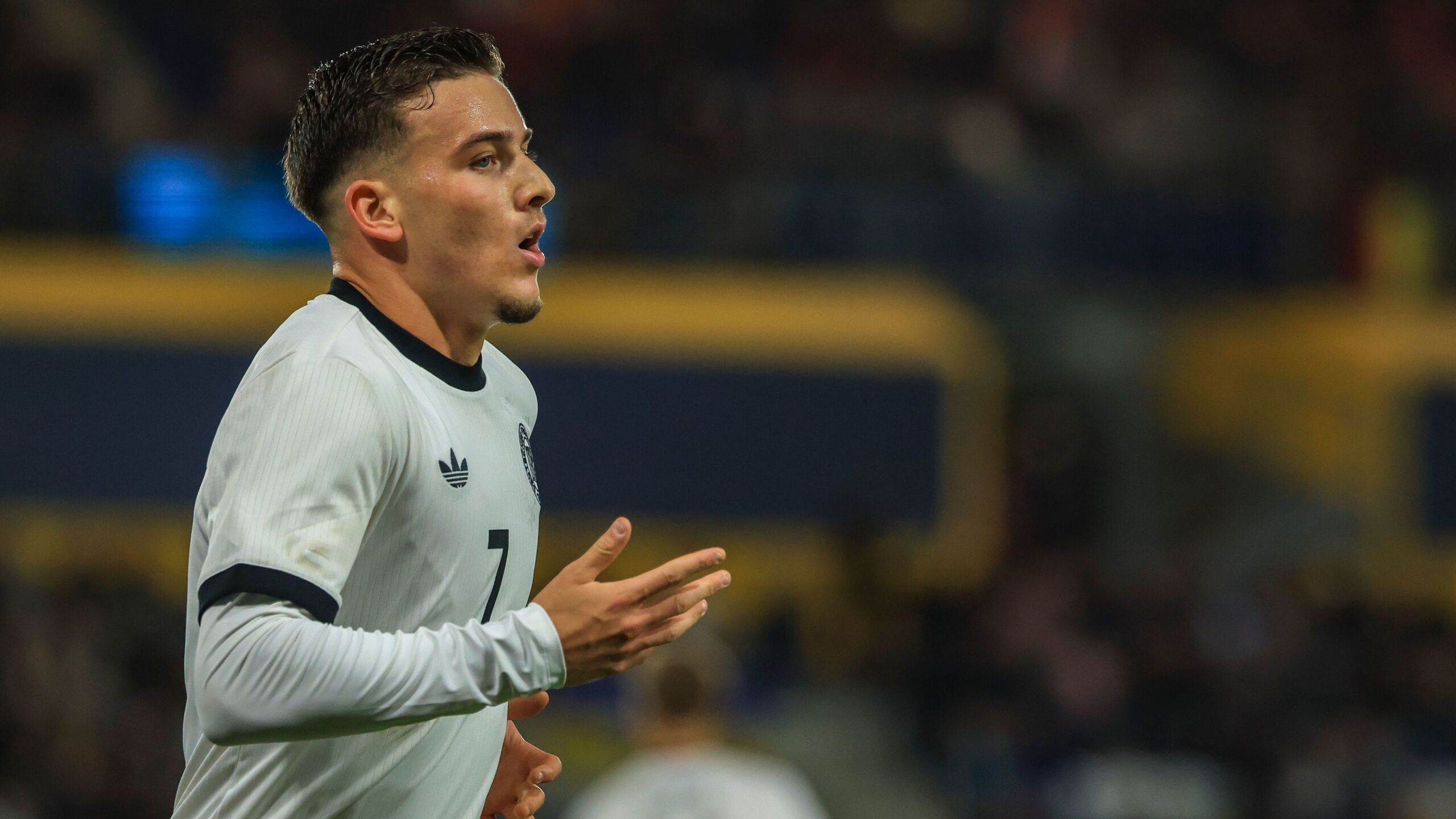 Kölns Nationalspieler El Mala und Johannesson überzeugen Kaminski siegt mit Polen GOALRADAR