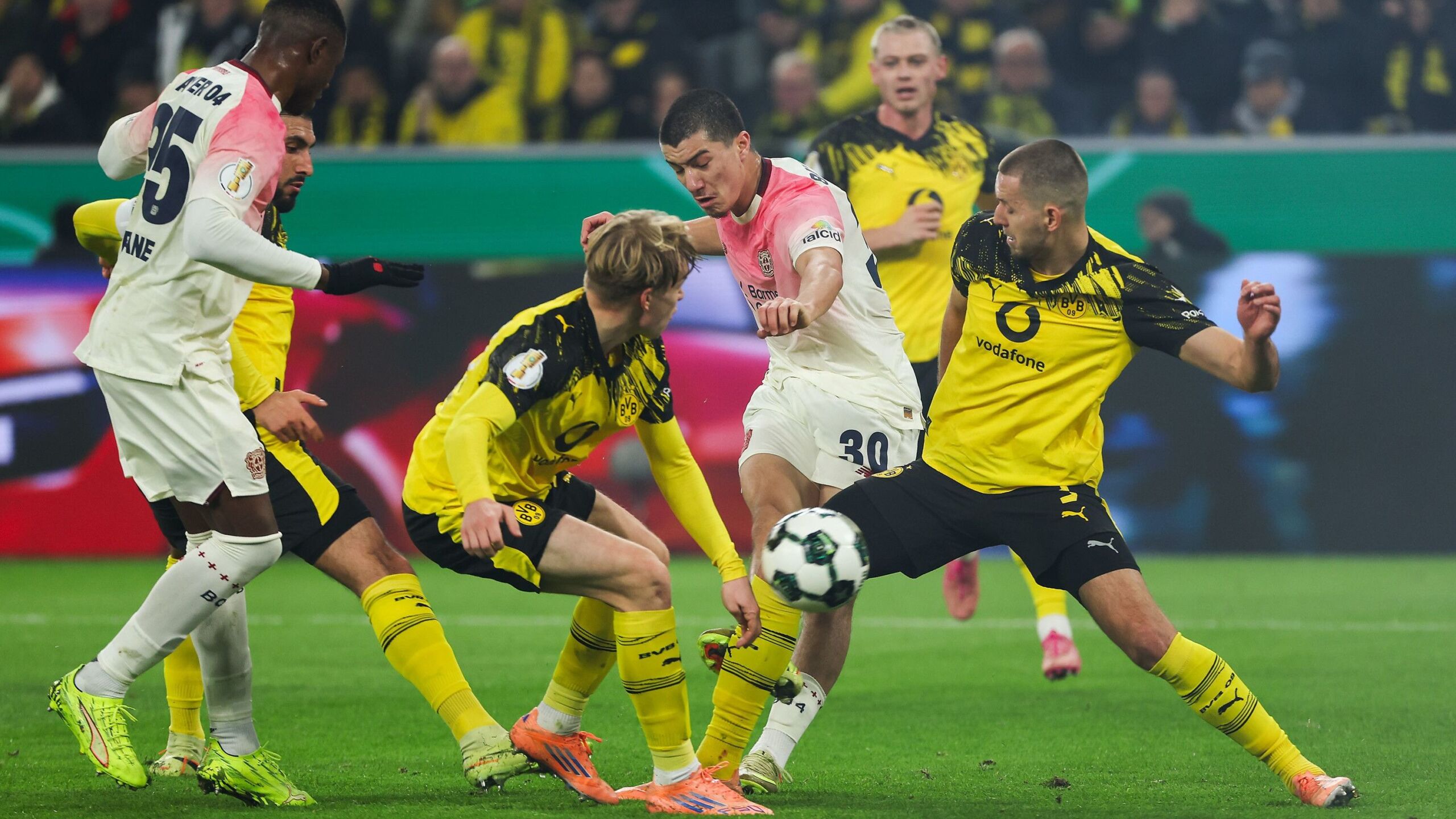 Warum Mazas Explosion als Sechser kein Zufall ist GOALRADAR