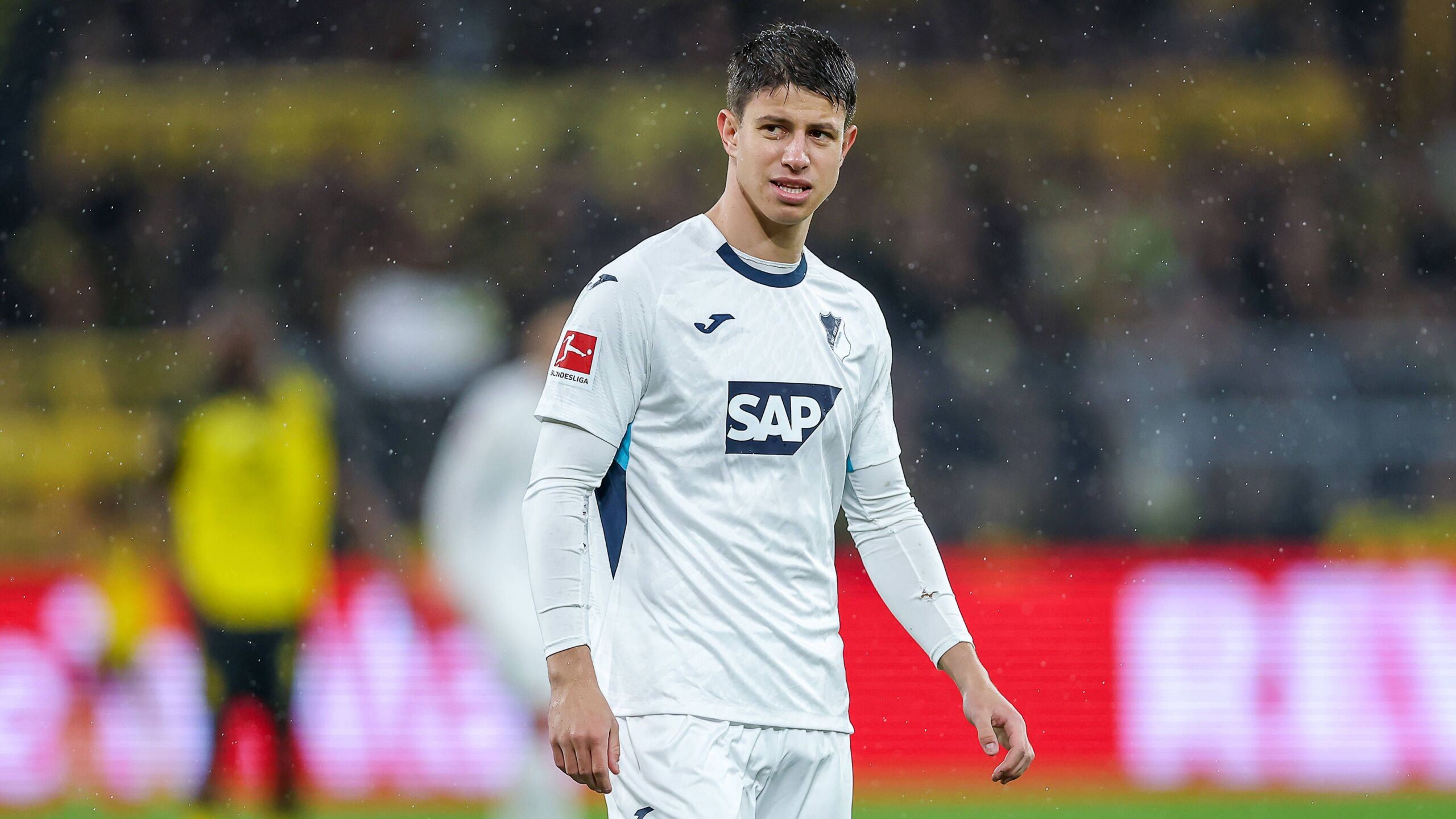 Jetzt greift Hlozek richtig an GOALRADAR