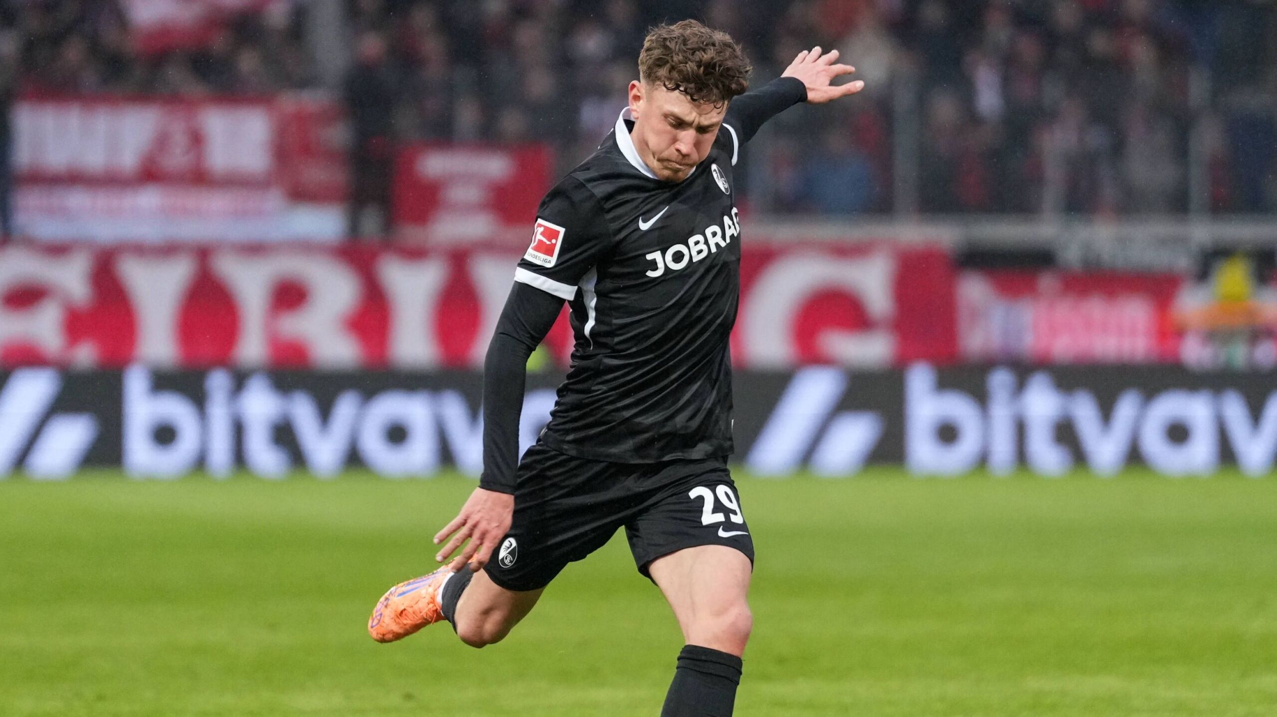 Rechts oder links Treu kann es auf beiden Seiten GOALRADAR