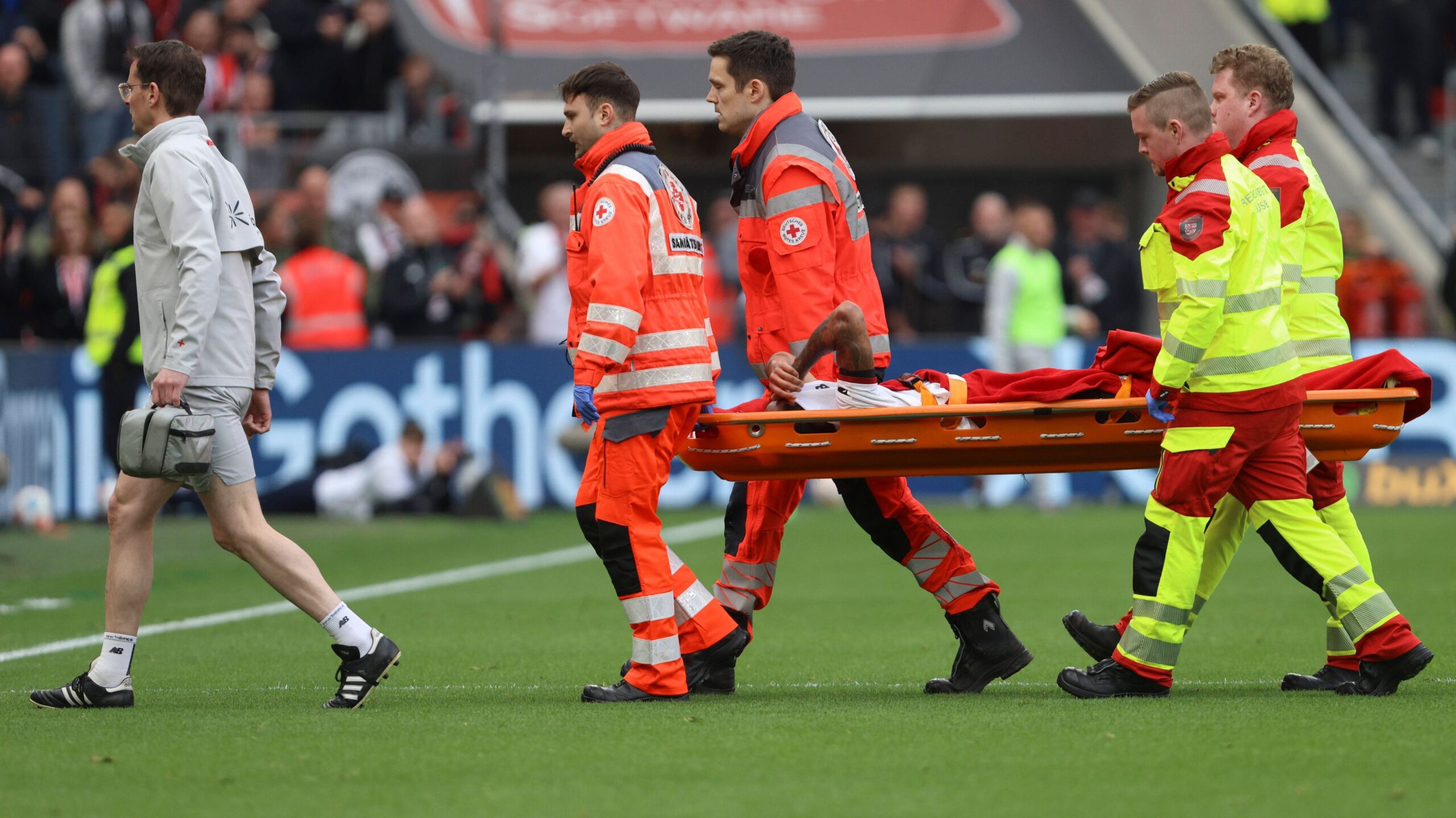 Schwere Knieverletzung befürchtet Leverkusen bangt um Arthur GOALRADAR