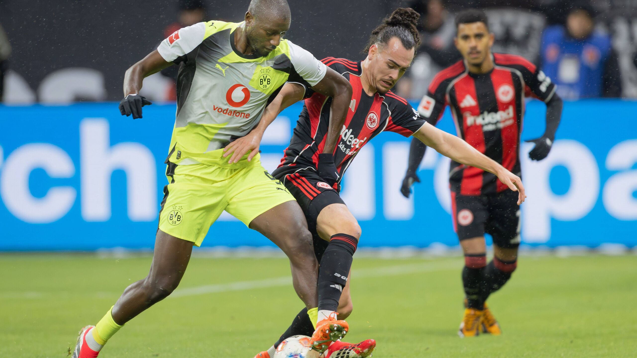 Frankfurt in Dortmund am Freitag DFL terminiert Spieltage 31 bis 34 GOALRADAR