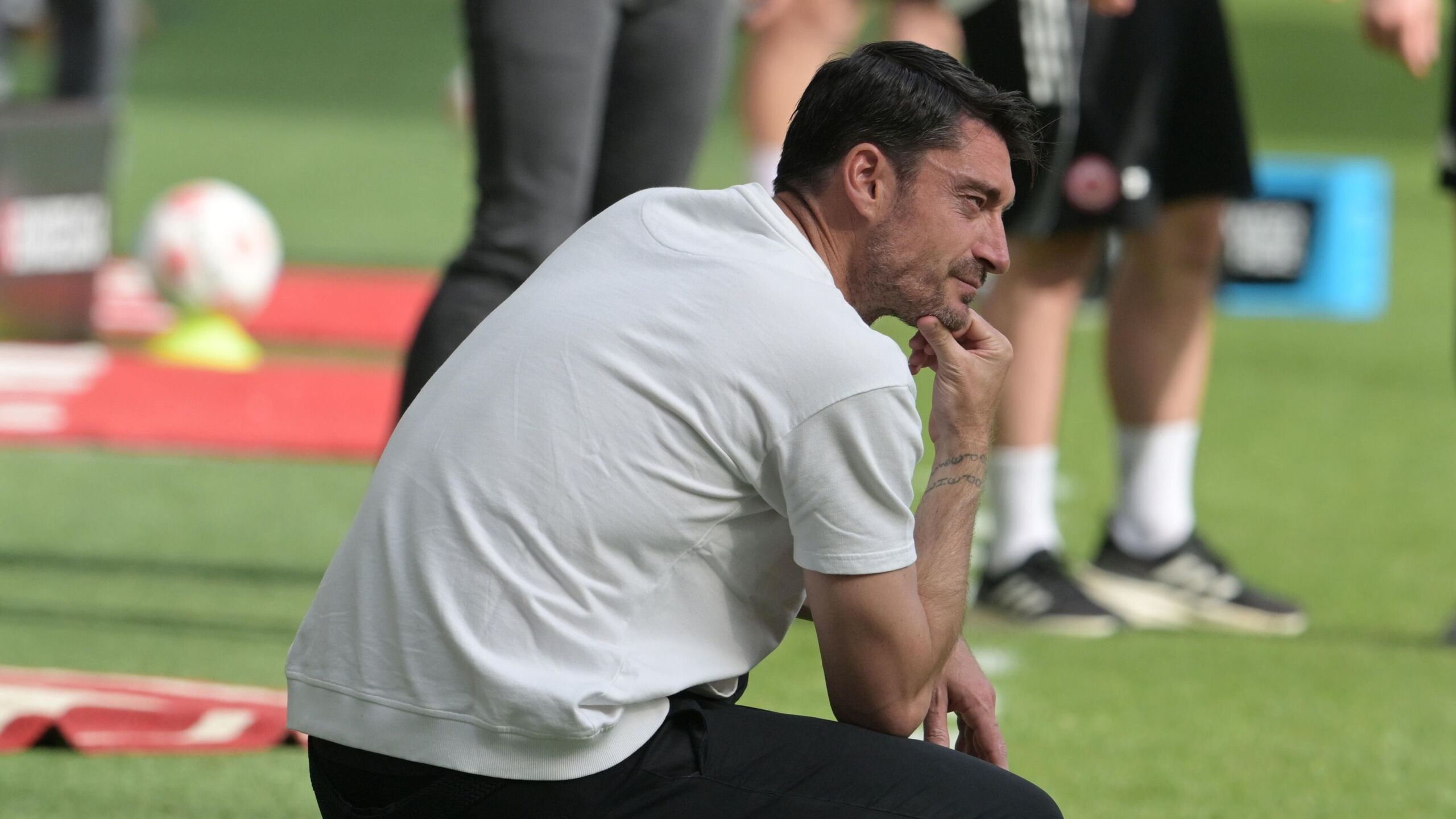 Sollte sich Frankfurt schon wieder von Riera trennen GOALRADAR