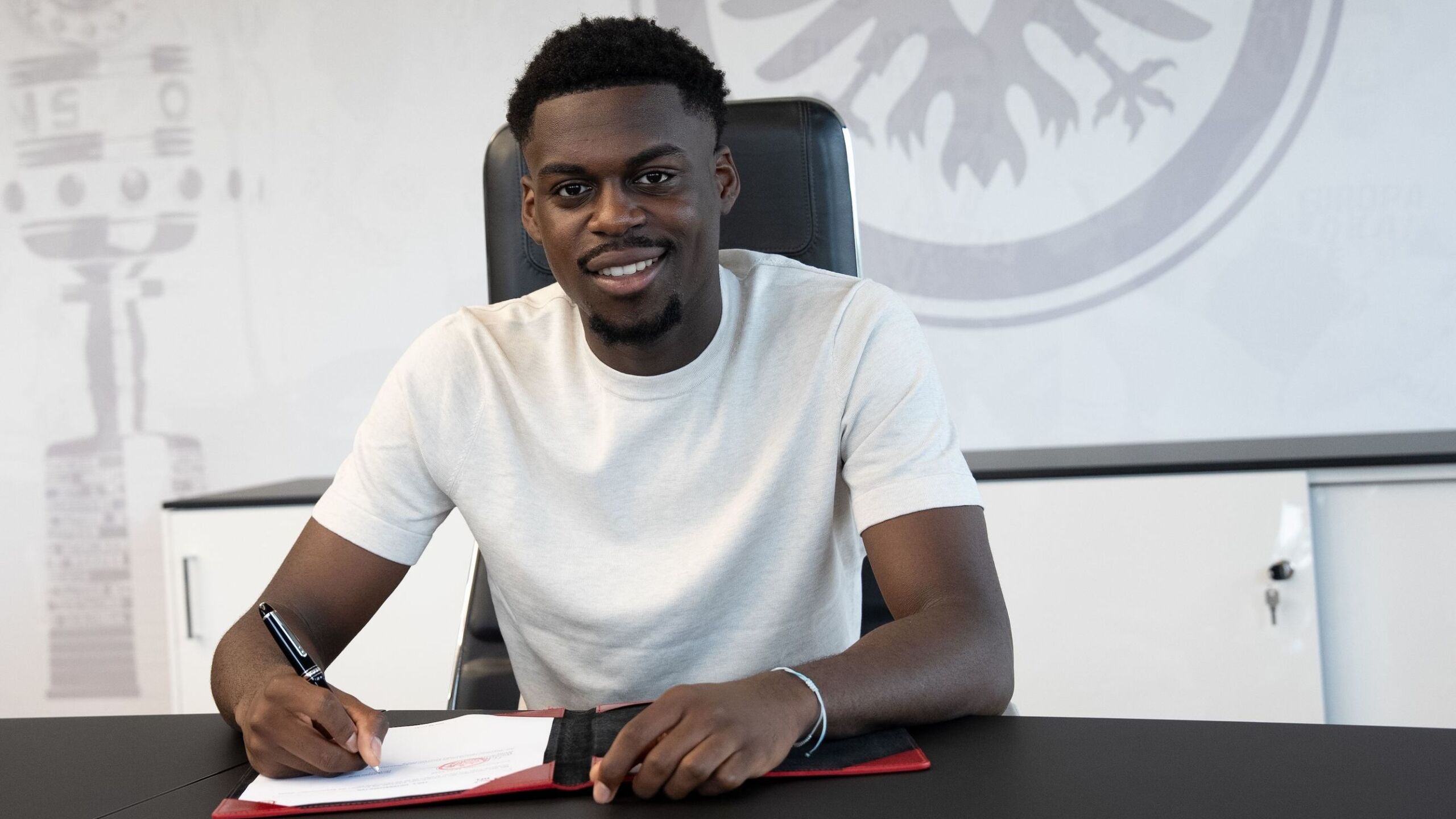 Frankfurts neuem Antreiber Aseko fehlt noch der passende Partner GOALRADAR