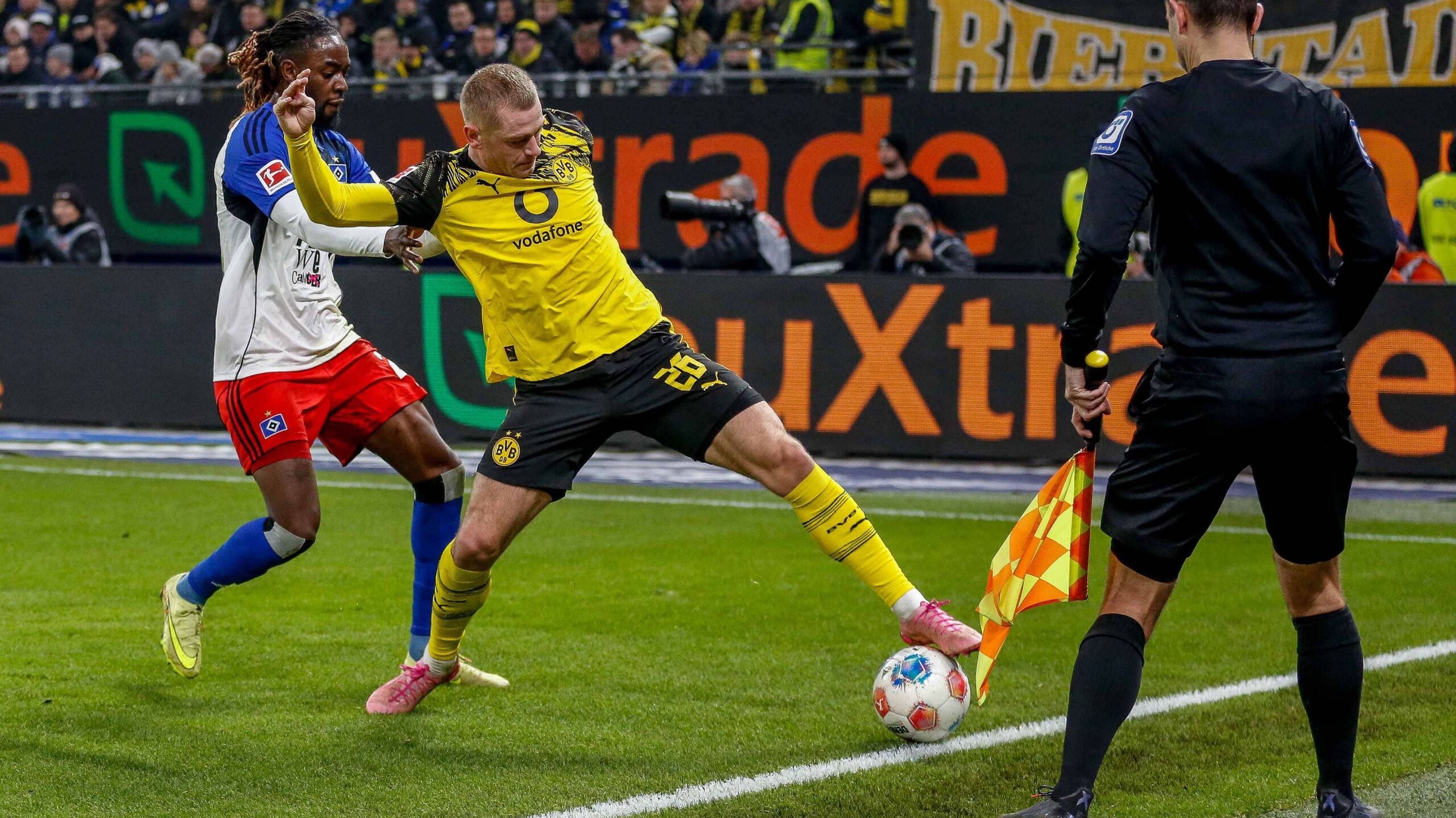 Erste vier BundesligaSpieltage angesetzt BVB legt am Samstagabend los GOALRADAR