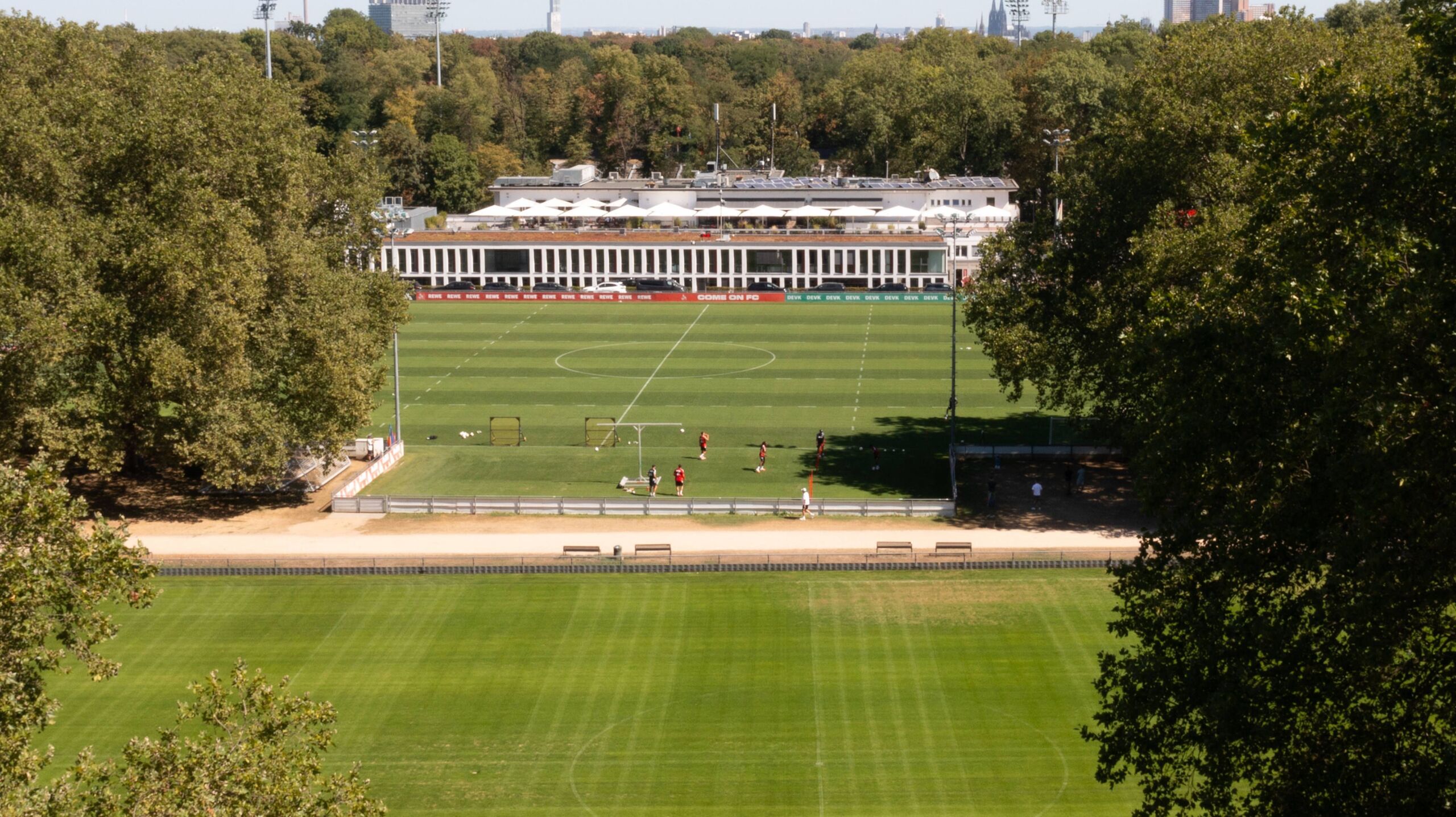 Gerichtsurteil Köln darf Trainingszentrum am Geißbockheim ausbauen GOALRADAR