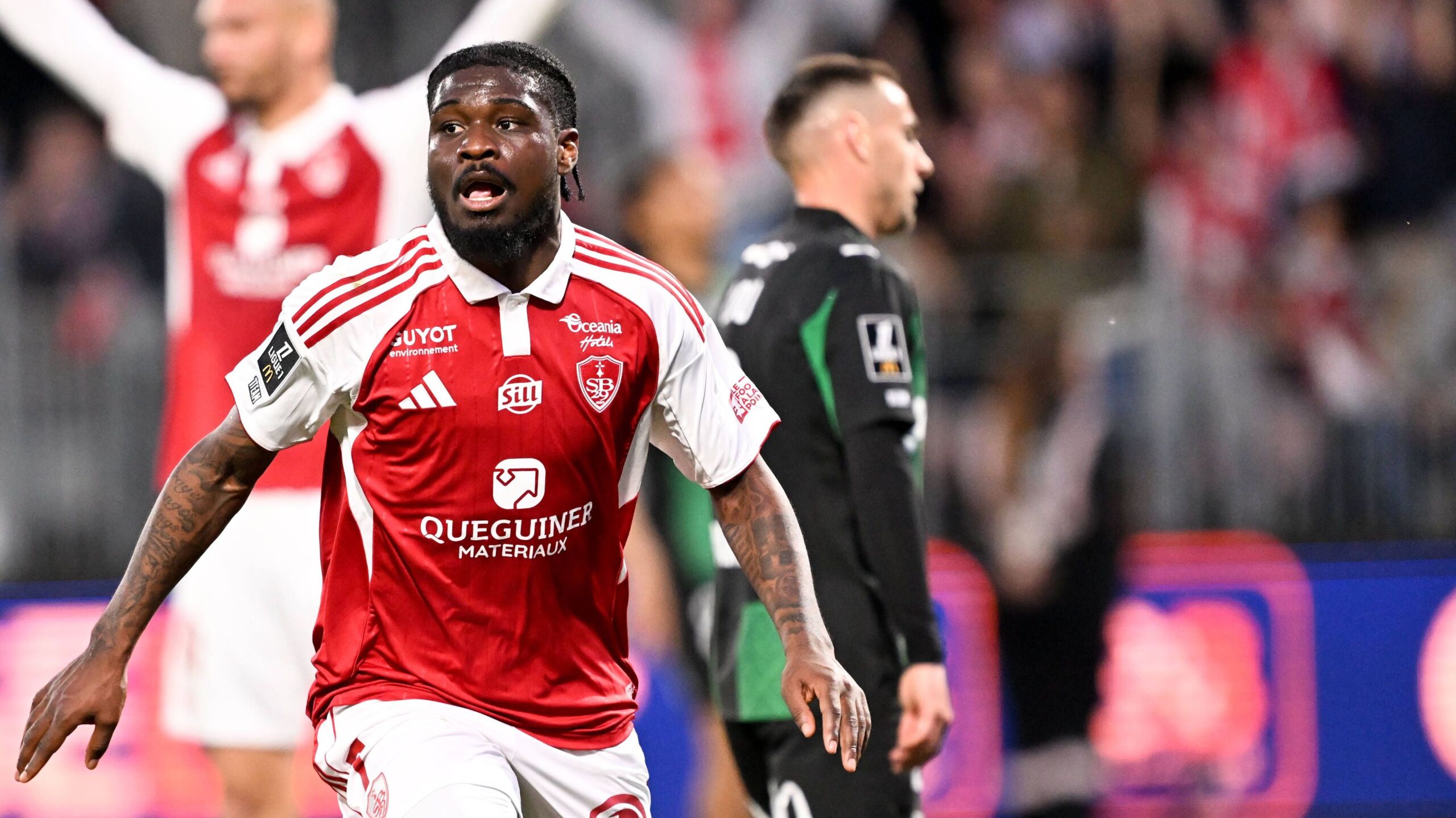 Vertrag bis 2028 Frankfurts Dina Ebimbe unterschreibt auf Schalke GOALRADAR