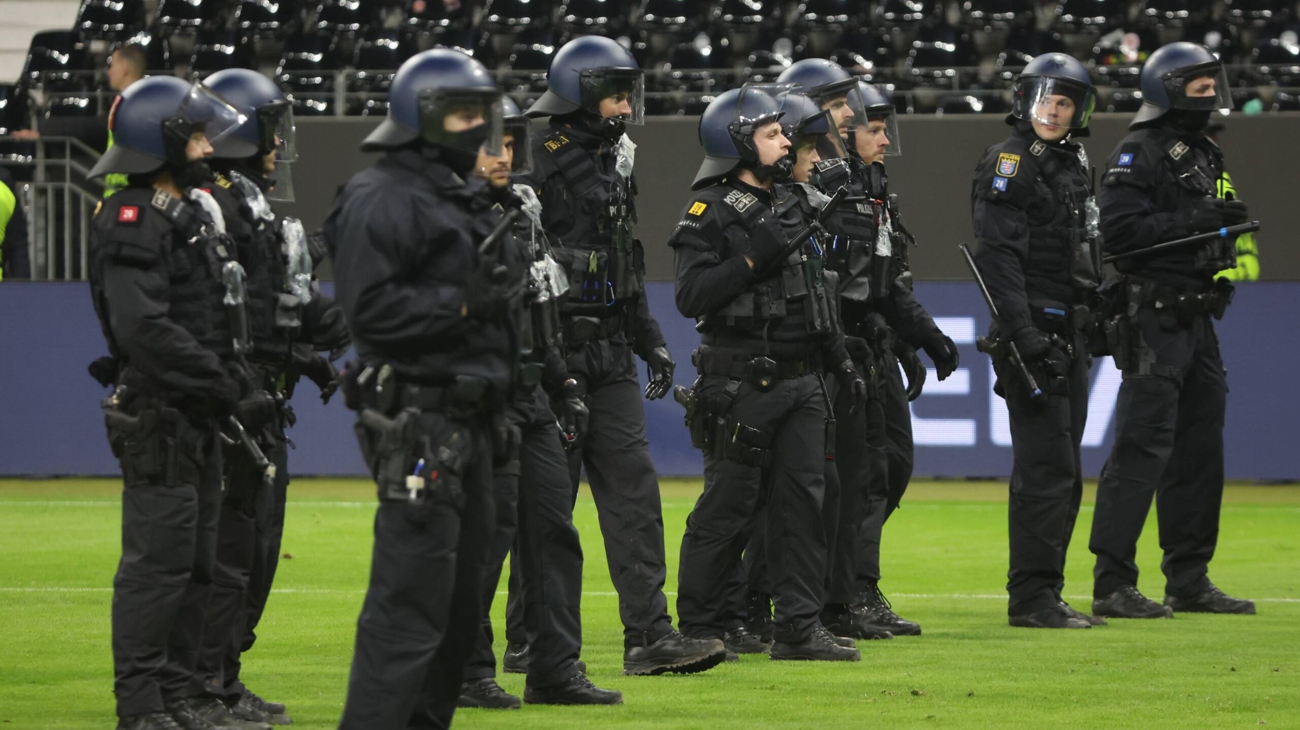 Keine unendliche Ressource Hessens Polizei fordert weniger Einsatzzeiten beim Fußball GOALRADAR