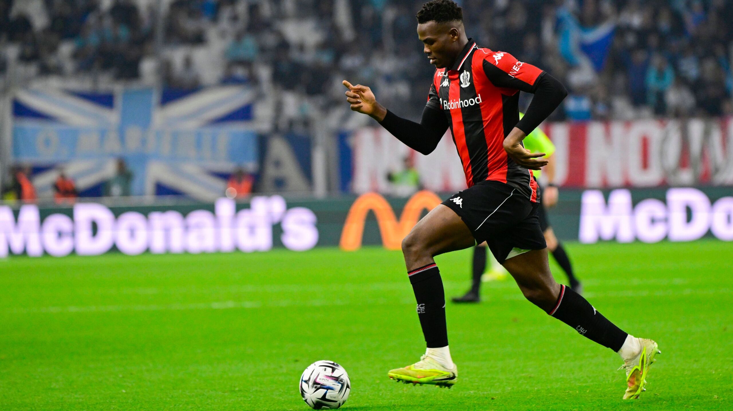 Passt sehr gut zu uns Augsburg holt ManCityTalent Bah GOALRADAR