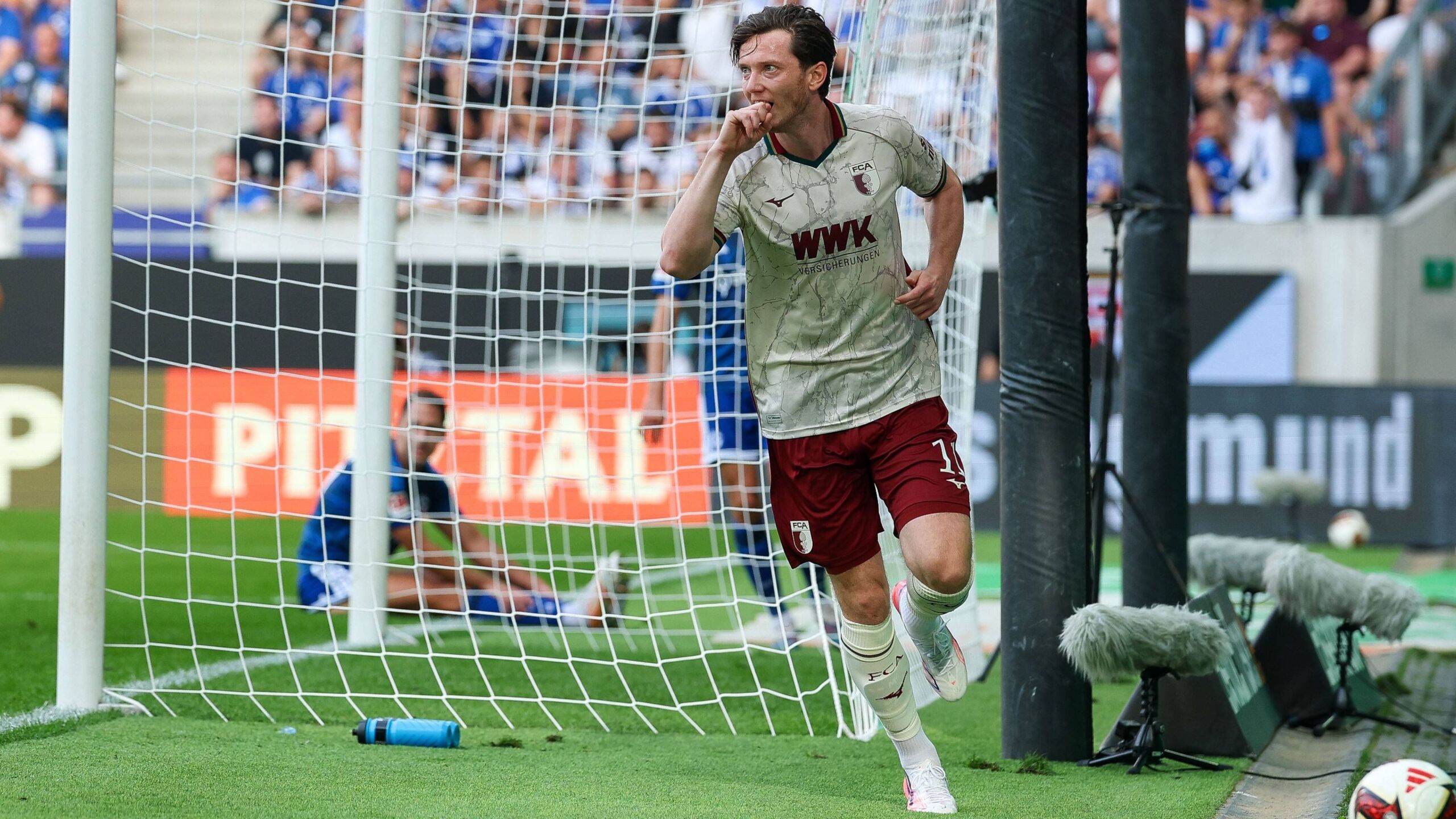 Augsburgs nächster Coup Auch ein Torrekord ist möglich GOALRADAR