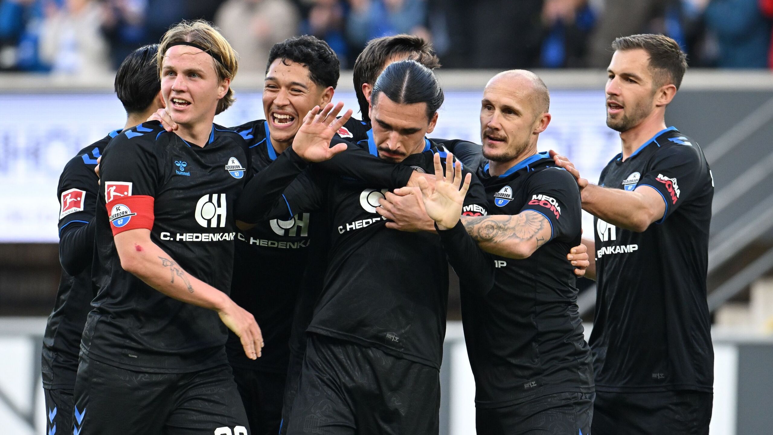 Er hat keinen einfachen Stand TorHeld Philippe und der kritische Blick seines Trainers GOALRADAR