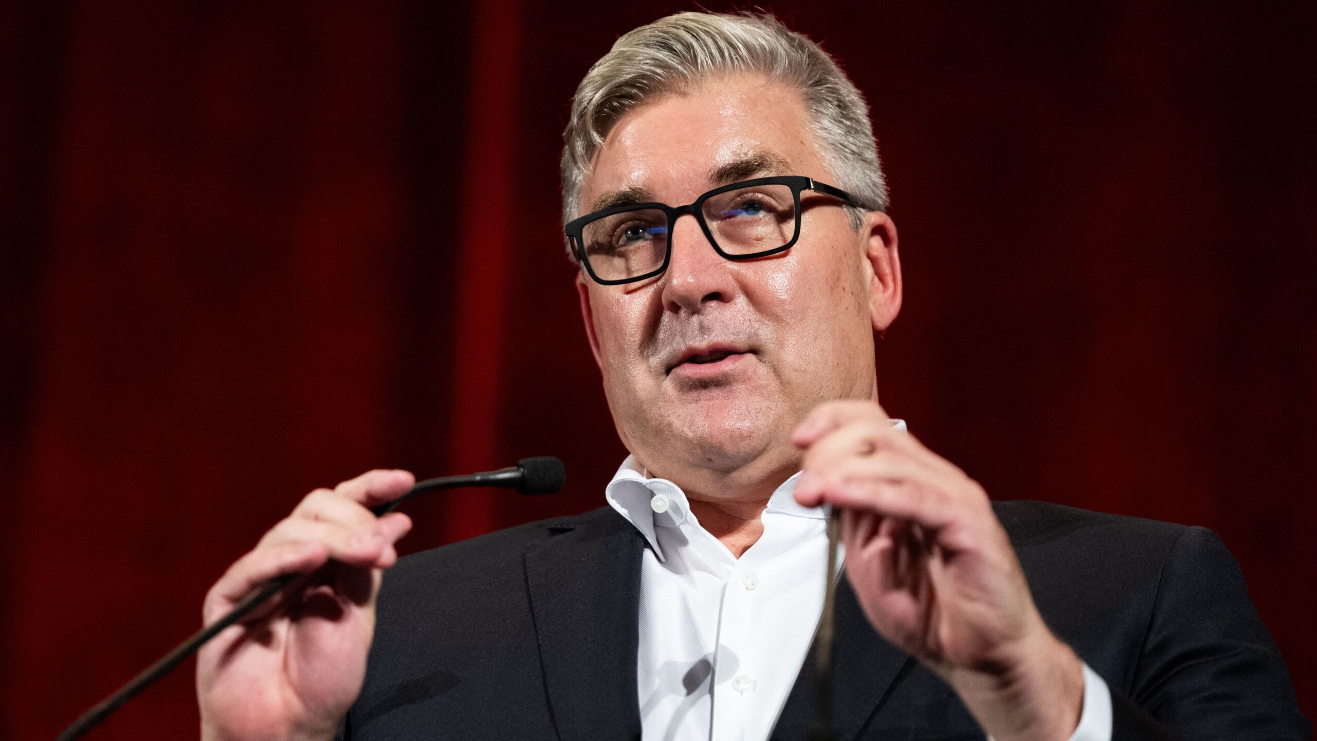 Hellmann erklärt Strategiewandel KröscheNachfolger soll abgeworben werden GOALRADAR
